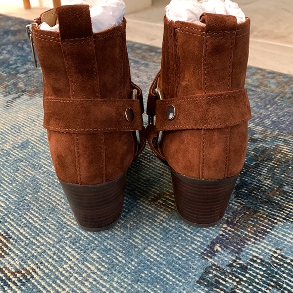 NWOT Marc Fisher Genuine Suede bootie size 6 - Picture 6 of 7